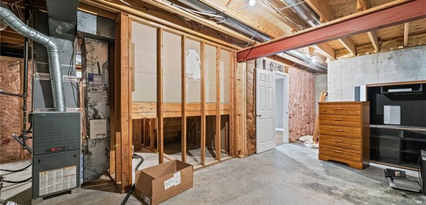 4715 NW 59th Court, Kansas City, MO 64151
