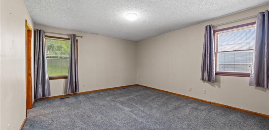 5836 N Indiana Avenue, Gladstone, MO 64119