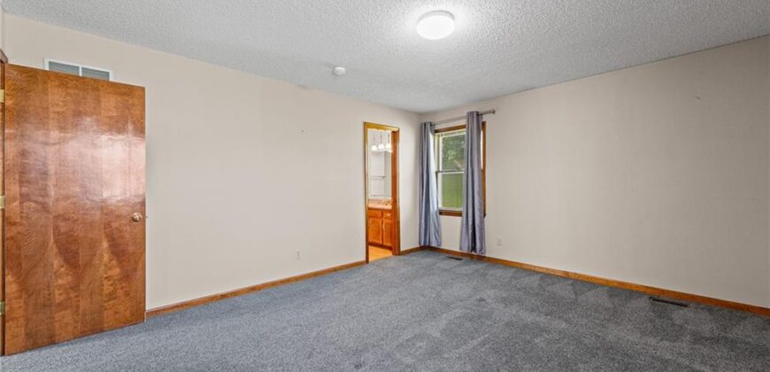 5836 N Indiana Avenue, Gladstone, MO 64119