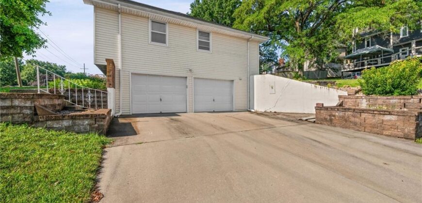 5836 N Indiana Avenue, Gladstone, MO 64119