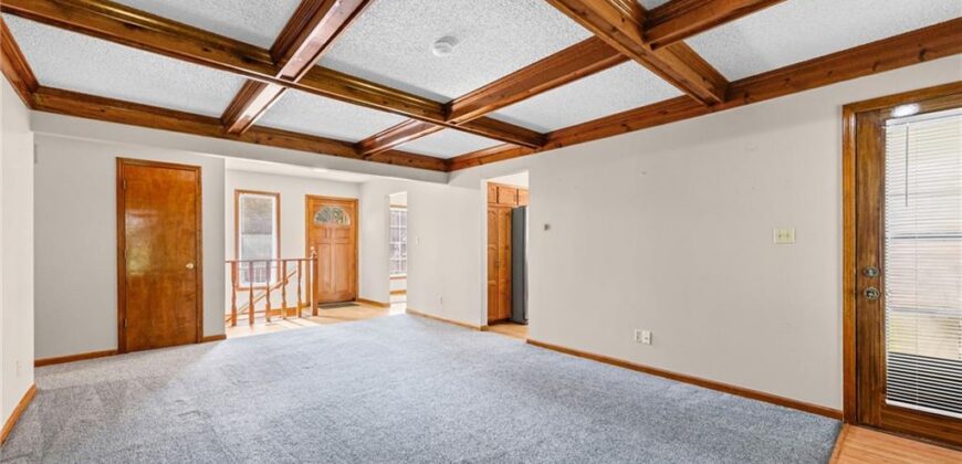 5836 N Indiana Avenue, Gladstone, MO 64119