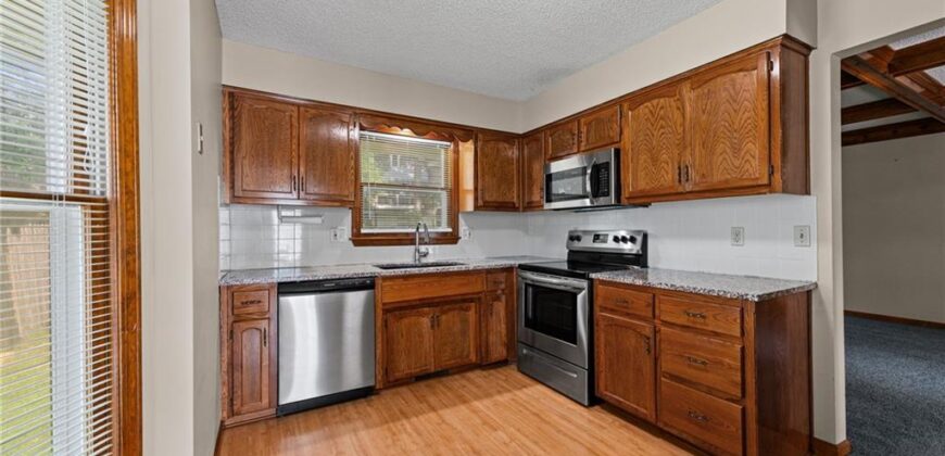 5836 N Indiana Avenue, Gladstone, MO 64119