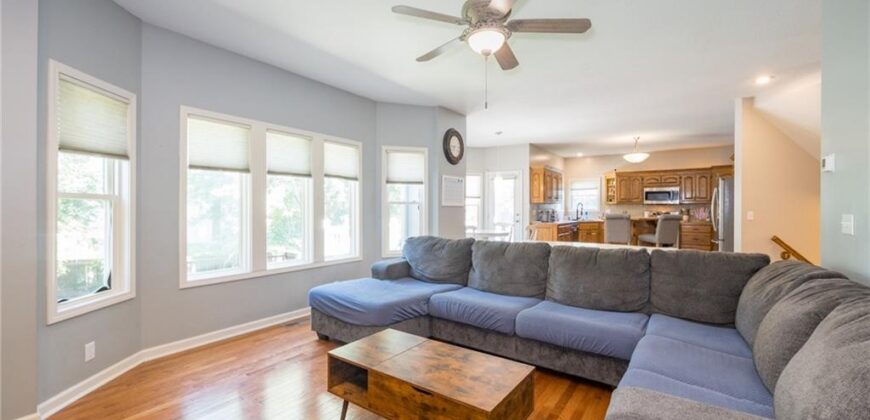 404 DONEGAL Drive, Smithville, MO 64089