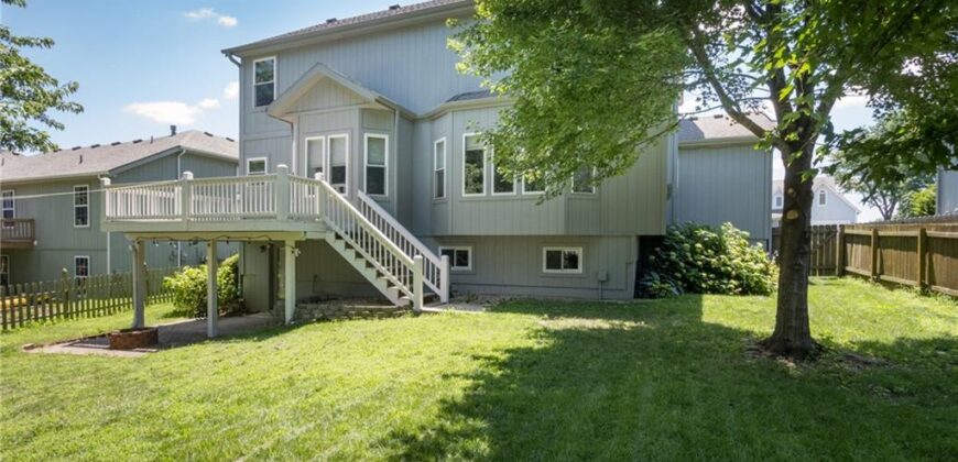 404 DONEGAL Drive, Smithville, MO 64089