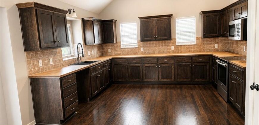 412 Duncan Drive, Liberty, MO 64068