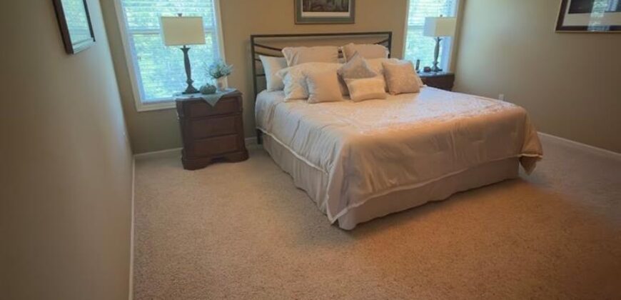 7825 N Kirkwood Avenue, Kansas City, MO 64151