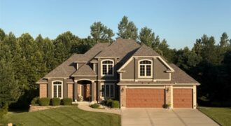 7825 N Kirkwood Avenue, Kansas City, MO 64151