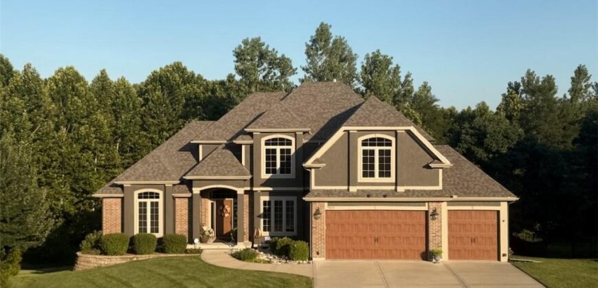 7825 N Kirkwood Avenue, Kansas City, MO 64151
