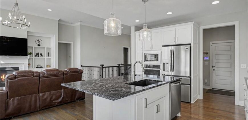 10008 N Revere Court, Kansas City, MO 64154