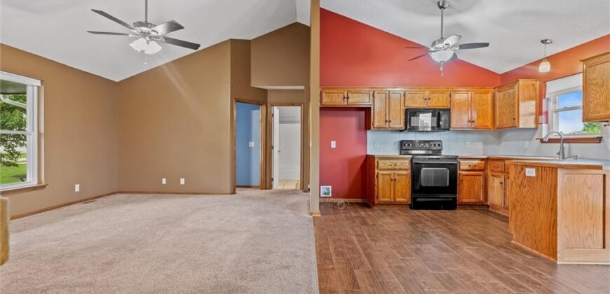 2227 W Ivory Circle, Excelsior Springs, MO 64024
