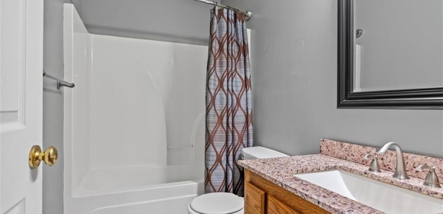 2227 W Ivory Circle, Excelsior Springs, MO 64024