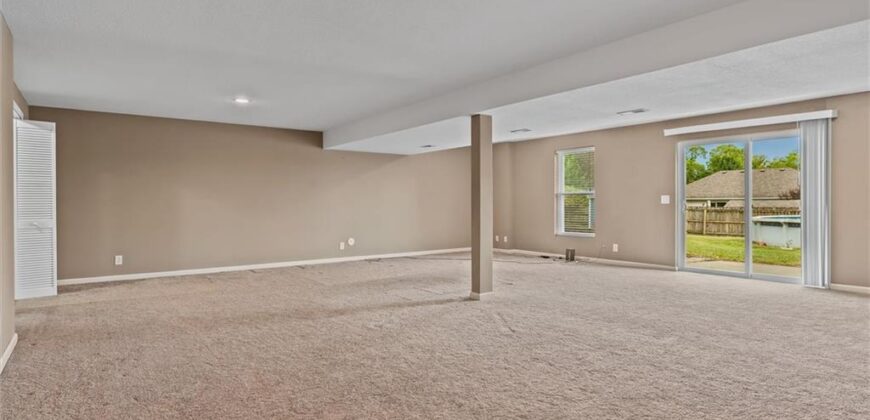 2227 W Ivory Circle, Excelsior Springs, MO 64024