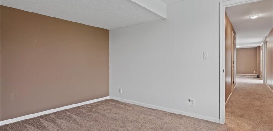 2227 W Ivory Circle, Excelsior Springs, MO 64024