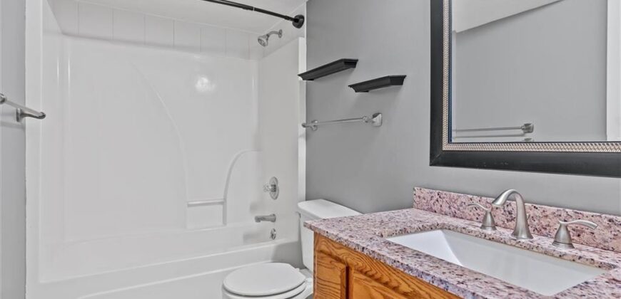 2227 W Ivory Circle, Excelsior Springs, MO 64024