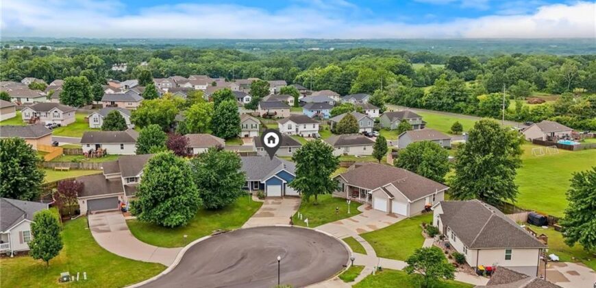 2227 W Ivory Circle, Excelsior Springs, MO 64024