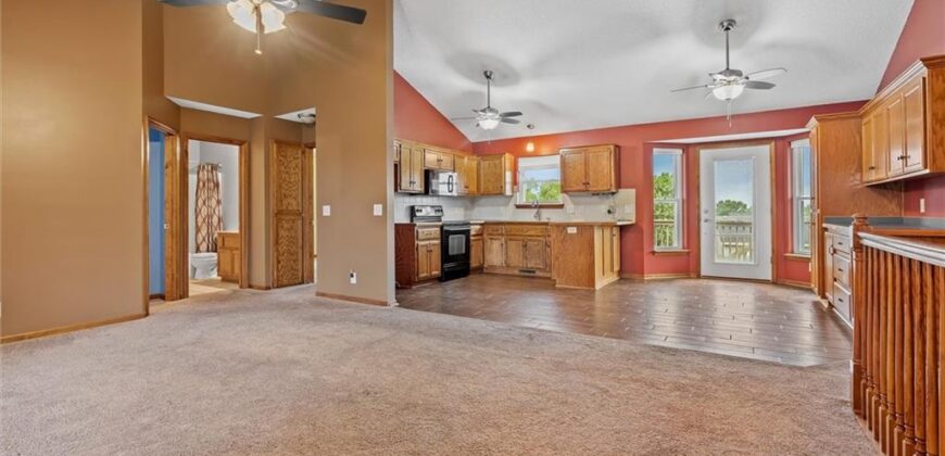 2227 W Ivory Circle, Excelsior Springs, MO 64024