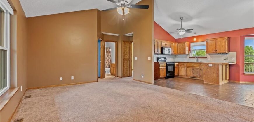 2227 W Ivory Circle, Excelsior Springs, MO 64024