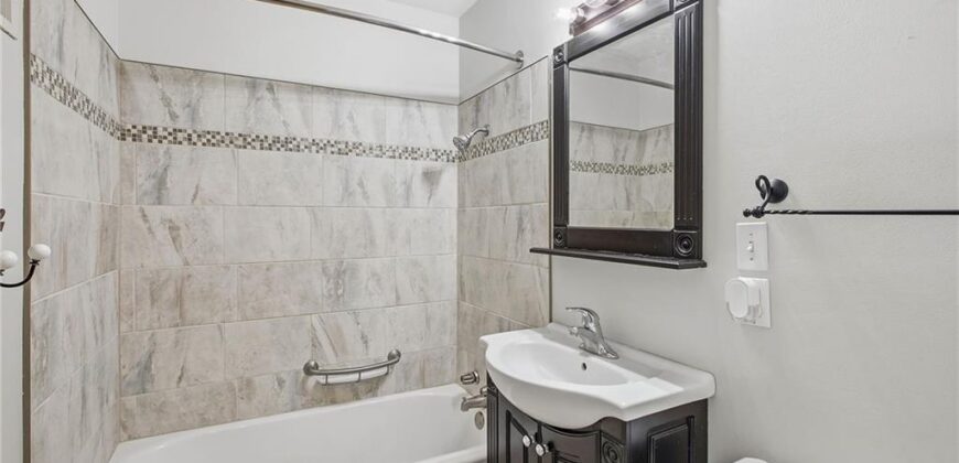407 N Fairview Avenue, Liberty, MO 64068