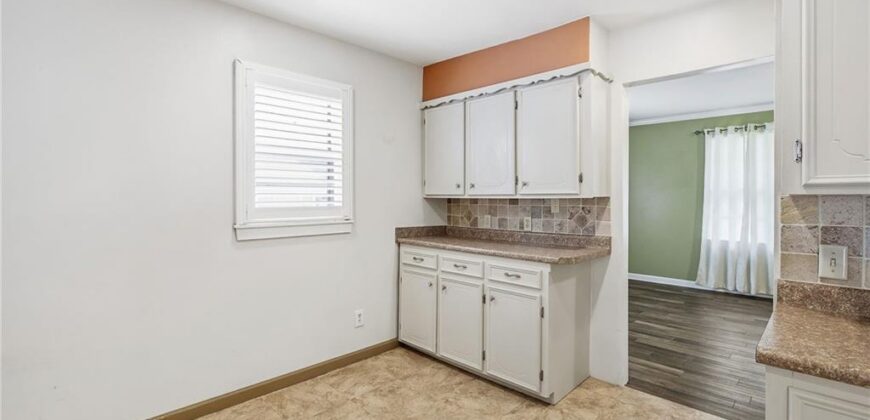 407 N Fairview Avenue, Liberty, MO 64068