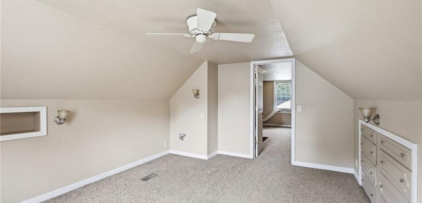 407 N Fairview Avenue, Liberty, MO 64068