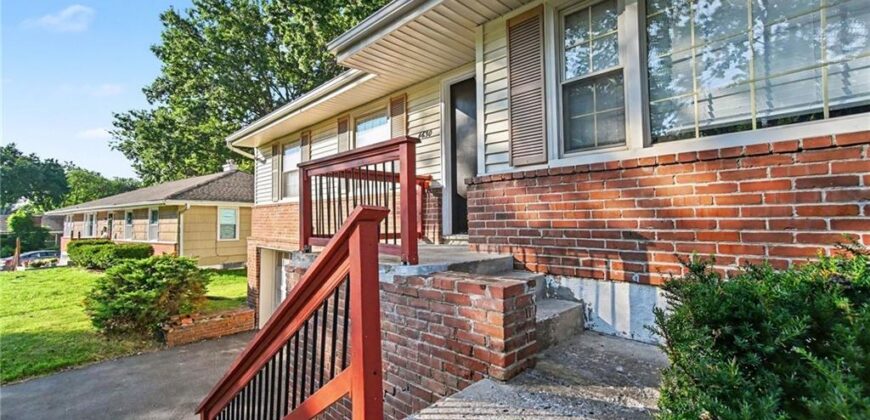 4630 NE Gladstone Avenue, Kansas City, MO 64117