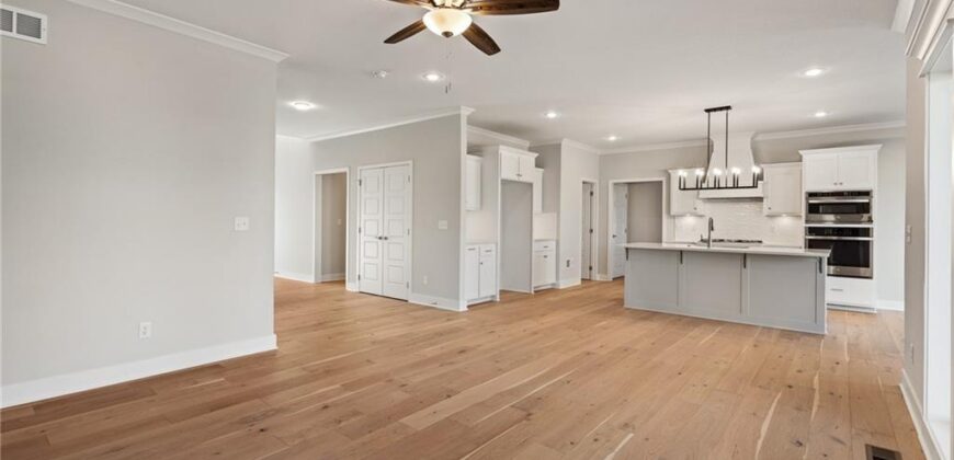 6925 NE 102nd Street, Kansas City, MO 64156