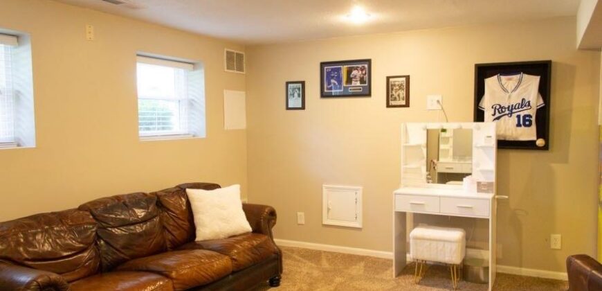 6619 NW Sioux Drive, Kansas City, MO 64152