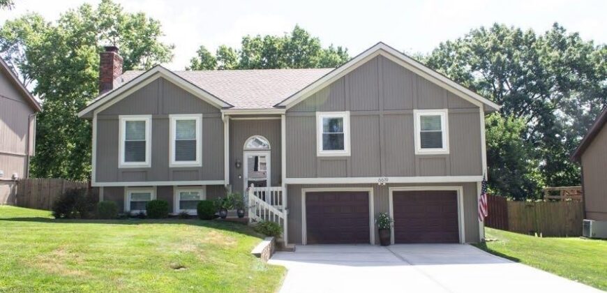 6619 NW Sioux Drive, Kansas City, MO 64152
