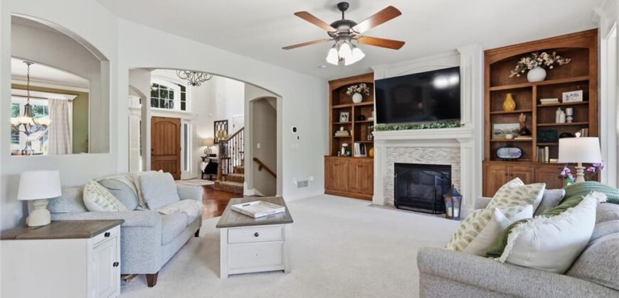 7821 N Kirkwood Avenue, Kansas City, MO 64151