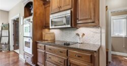 7821 N Kirkwood Avenue, Kansas City, MO 64151