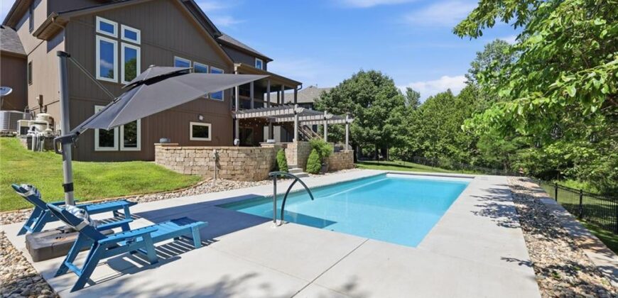 7821 N Kirkwood Avenue, Kansas City, MO 64151