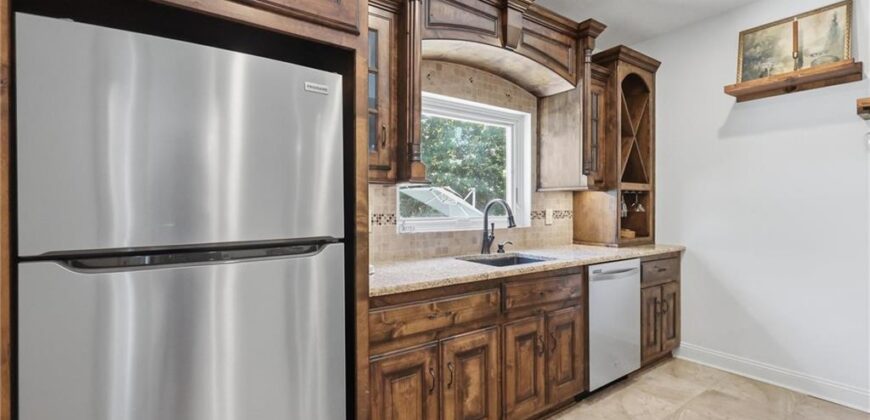7821 N Kirkwood Avenue, Kansas City, MO 64151
