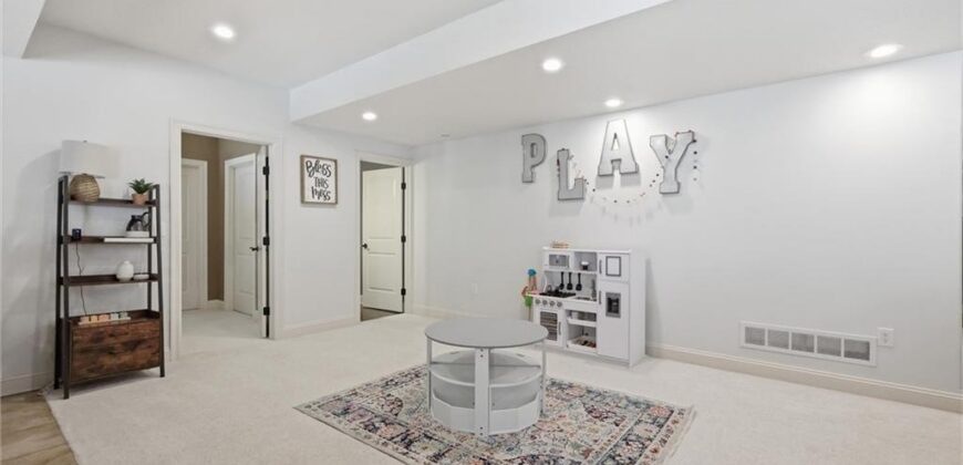 7821 N Kirkwood Avenue, Kansas City, MO 64151