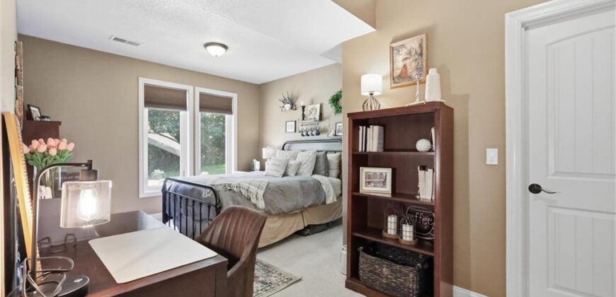 7821 N Kirkwood Avenue, Kansas City, MO 64151