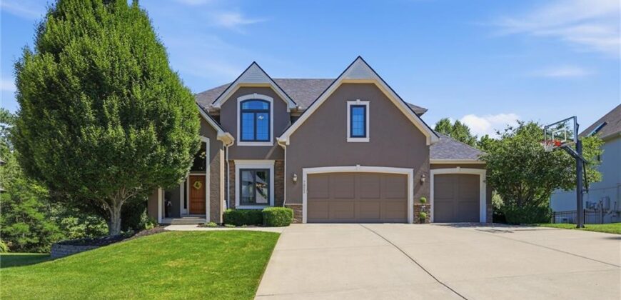 7821 N Kirkwood Avenue, Kansas City, MO 64151