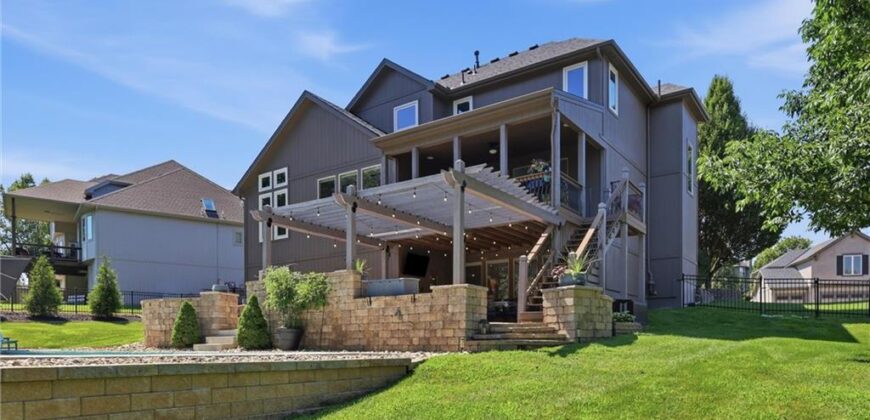 7821 N Kirkwood Avenue, Kansas City, MO 64151