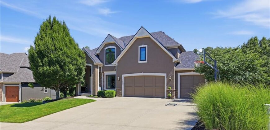 7821 N Kirkwood Avenue, Kansas City, MO 64151