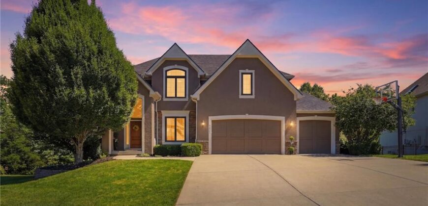 7821 N Kirkwood Avenue, Kansas City, MO 64151