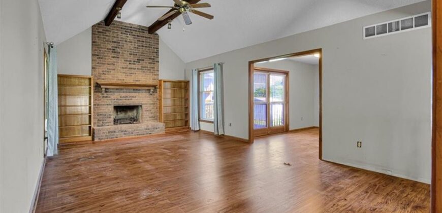 2006 Joy Street, Excelsior Springs, MO 64024