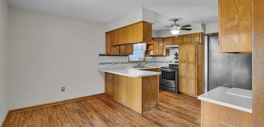 2006 Joy Street, Excelsior Springs, MO 64024