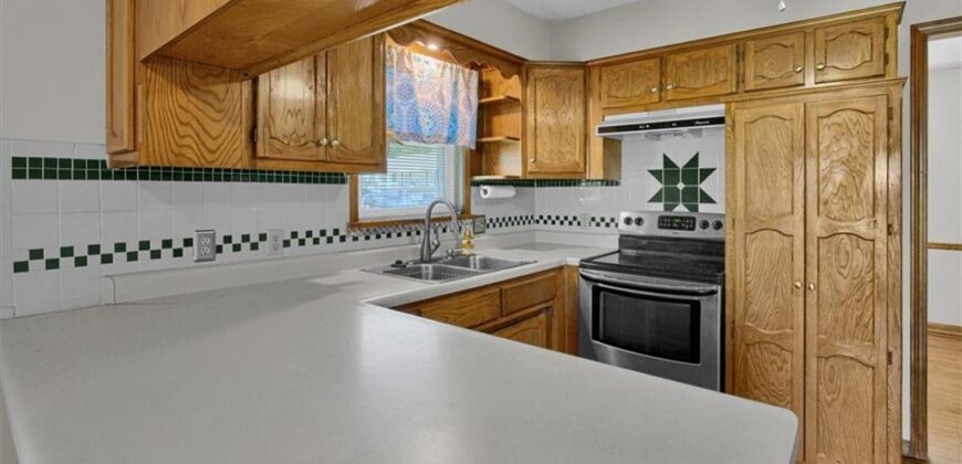 2006 Joy Street, Excelsior Springs, MO 64024