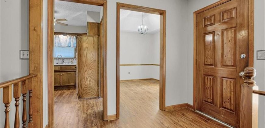 2006 Joy Street, Excelsior Springs, MO 64024