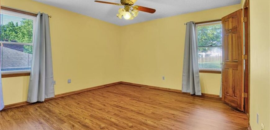 2006 Joy Street, Excelsior Springs, MO 64024