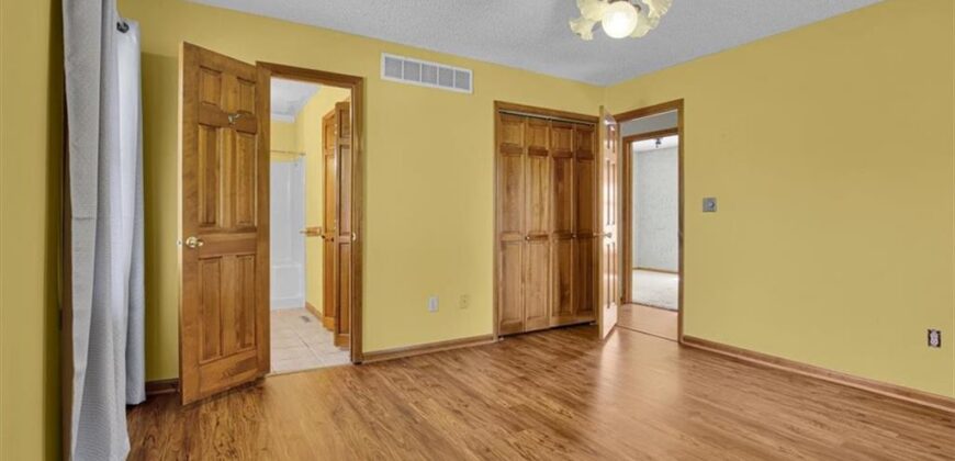 2006 Joy Street, Excelsior Springs, MO 64024