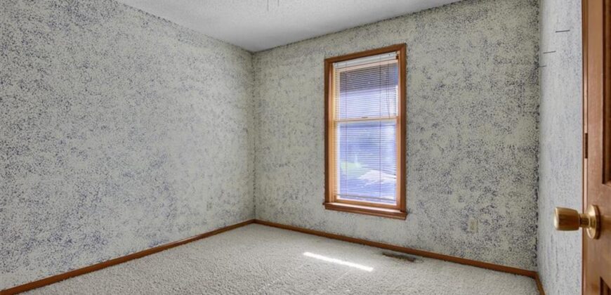2006 Joy Street, Excelsior Springs, MO 64024