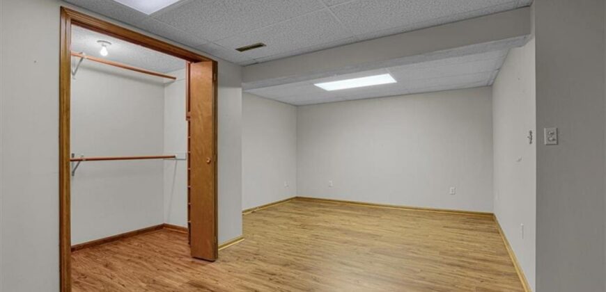 2006 Joy Street, Excelsior Springs, MO 64024