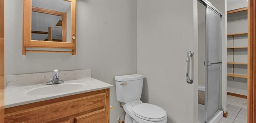 2006 Joy Street, Excelsior Springs, MO 64024