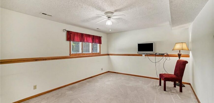 507 E 10th Street, Kearney, MO 64060