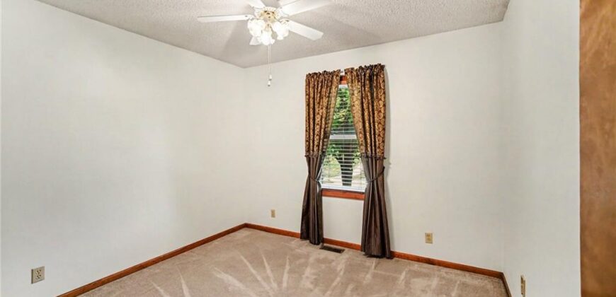 507 E 10th Street, Kearney, MO 64060