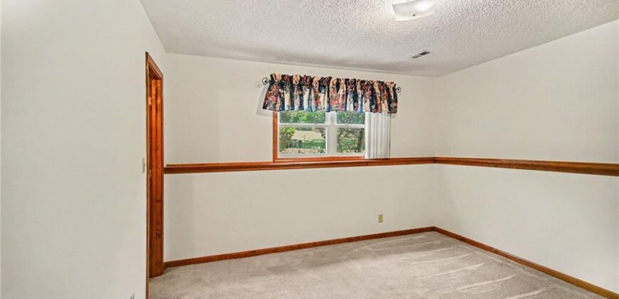507 E 10th Street, Kearney, MO 64060
